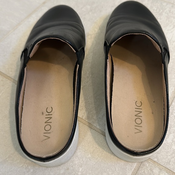 Vionic Dakota Black leather Slip On Mule Sneaker - Picture 6 of 7